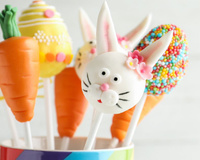 Cake pop de bolo de cenoura