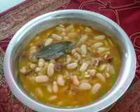 Feijão branco com carne seca (charque)