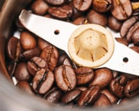 Café moído na hora: moedor elétrico Wancle tem 28 níveis de moagem está com  54% de desconto na AliExpress
