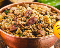 Feijão tropeiro fácil de fazer e muito saboroso é aquela receita que cai bem em qualquer dia da semana