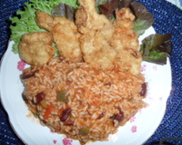 Arroz malandro de feijão com isca de peixe