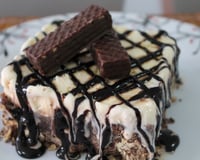 Torta de bis com sorvete