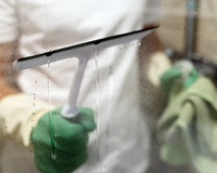 Banheiro: 3 formas eficientes para limpar seu box de vidro com vinagre e deixá-lo brilhando