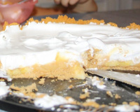 Torta de banana com doce de leite