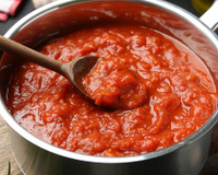 Nem açúcar, nem cenoura, nem beterraba: como tirar a acidez do molho de tomate com duas coisas muito simples que poucos sabem, segundo essa chef de cozinha