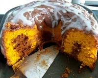 Bolo de cenoura mesclado com chocolate de liquidificador