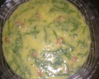 Caldo verde de mandioca com mandioquinha