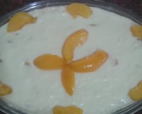 Pavê de pêssego com bolacha de champanhe