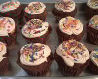 Cupcake de Chocolate com Cobertura de Leite Ninho