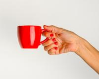 Estudo de Harvard levou 30 anos: o que acontece com as mulheres que tomam café todos os dias; impacto no envelhecimento é revelado