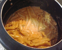 Macarrão com frango na panela de pressão