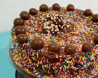 Bolo grande de aniversário