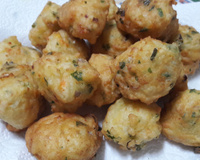 Bolinho de arroz com queijo e creme de leite