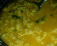 Caldo de abóbora com massinha