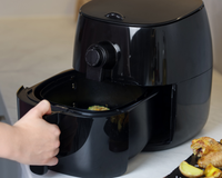 A airfryer ficou para trás: o eletrodoméstico moderno que cozinha alimentos de diversas maneiras