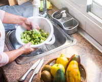 Agrotóxicos nos alimentos: como higienizar os mais expostos