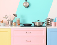 Cozinha colorida: 3 itens em tons nada convencionais para deixar o cômodo mais descontraído!