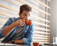 Novo estudo contradiz tudo o que acreditávamos sobre o café e o coração