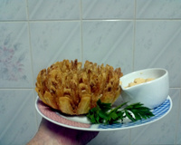 Blooming onion (cebola tipo outback)