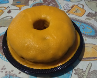 Bolo de chocolate com cobertura de cenoura