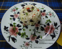 Arroz com repolho, passas e temperinhos verdes