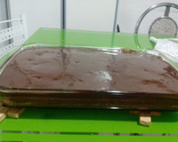 Bolo de cenoura com cobertura de chocolate