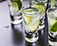 Qual a diferença entre aguardente, pinga e cachaça?