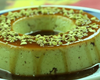 Mais tentador que o pudim tradicional só esse pudim de pistache: perfeito para impressionar em qualquer ocasião, e ainda é muito fácil de fazer