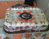 Bolo de leite ninho com chocolate branco