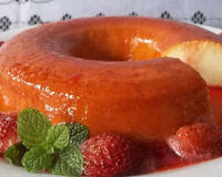 Pudim de iogurte com calda de morango: receita completa