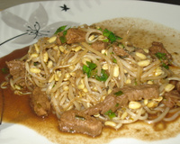 Broto de feijão com molho de soja (moyashi com shoyu)