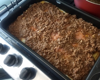 Lasanha ao molho bolonhesa e molho branco