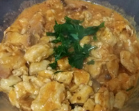 Frango com molho cremoso de coco