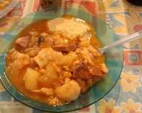 Mocotó com dobradinha, feijão branco e legumes da Vanessa