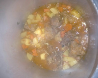 Sopa de carne com legumes da Di