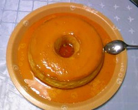 Pudim de leite condensado na panela de pressão