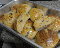 Pãezinhos de manteiga com tomate seco