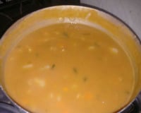 Sopa de feijão com macarrão