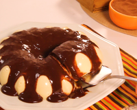 Pudim de coco com chocolate 