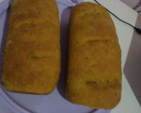 Pão integral caseiro com cenoura e mel