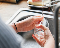 Como higienizar copos e pratos corretamente: veja as dicas do TudoGostoso