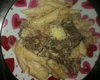 Penne com filé mignon