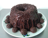 Bolo de chocolate sem ovo e sem leite