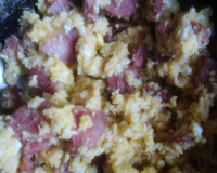 Farofa de linguiça e ovo