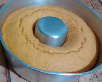 Bolo salgado de milho e creme de cebola