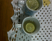 Chá de capim cidreira com limão e gengibre