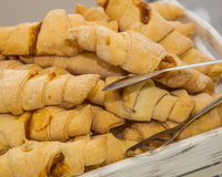 Truque inusitado e simples para fazer croissant recheado vai mudar o seu lanche