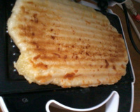 Pão de queijo de sanduicheira