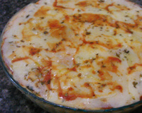 Arroz escondidinho com frango e queijo