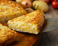 Aprenda a fazer o omelete de batata mais incrível da sua vida, igual ao da minha vó!